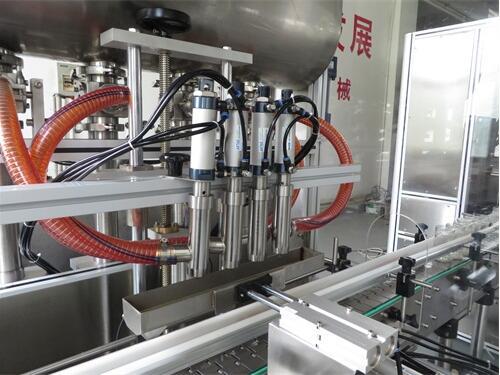 全自動顆粒醬類灌裝機細節(jié)圖