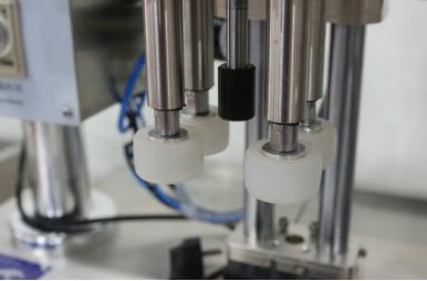 高速全自動(dòng)旋蓋機(jī)細(xì)節(jié)圖