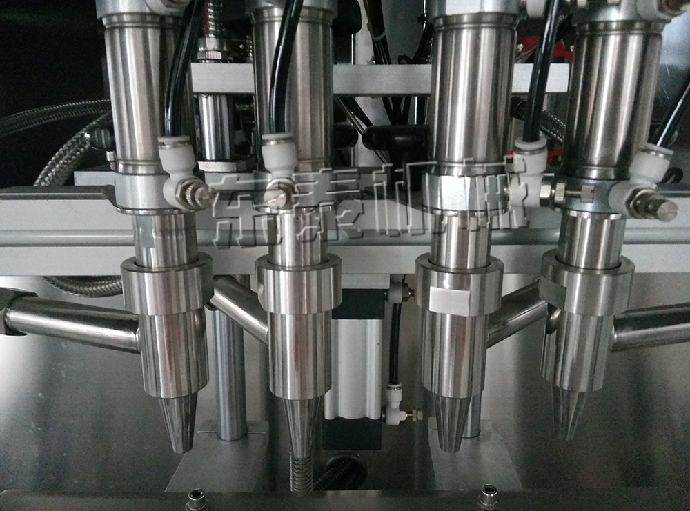 四頭全自動食用油灌裝機(jī)