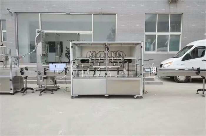 大型食用油灌裝流水生產(chǎn)線(xiàn)