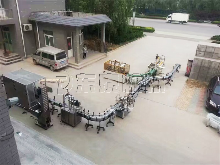 大型食用油灌裝流水生產(chǎn)線(xiàn)