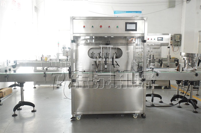 四頭全自動食用油灌裝機(jī)